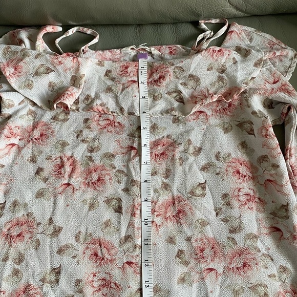 Urban  Kids | dressy top. Medium - Picture 6 of 8